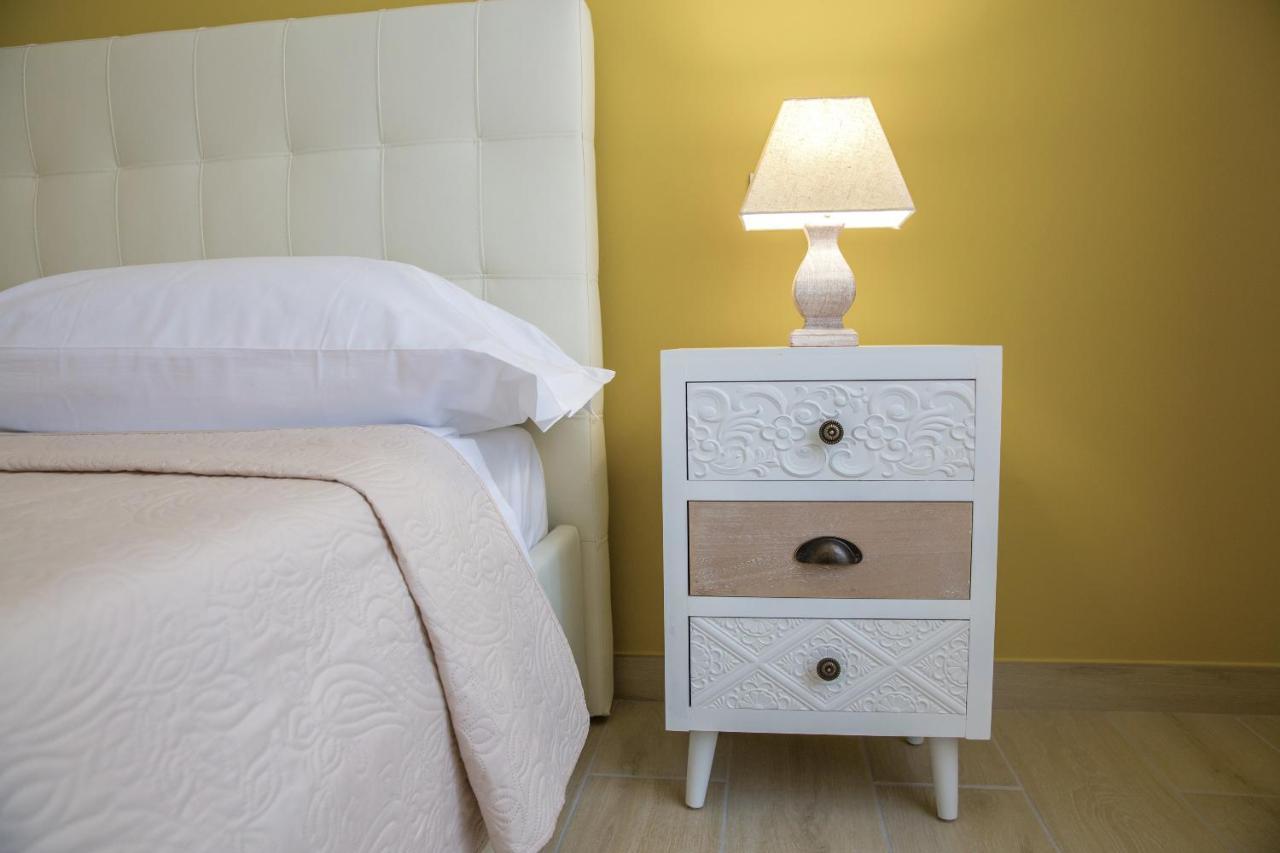 Gleda Rooms Deluxe ปอมเปอี ภายนอก รูปภาพ