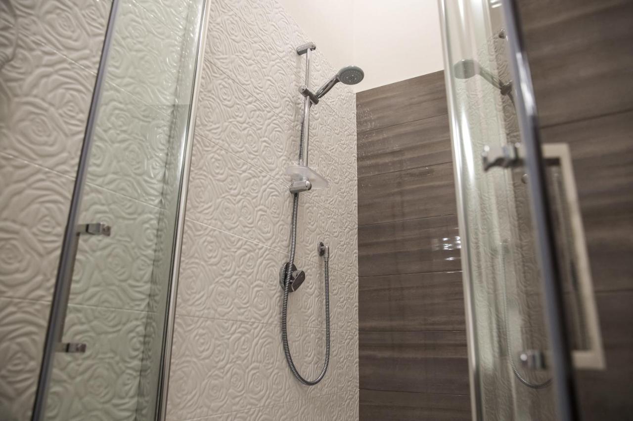 Gleda Rooms Deluxe ปอมเปอี ภายนอก รูปภาพ